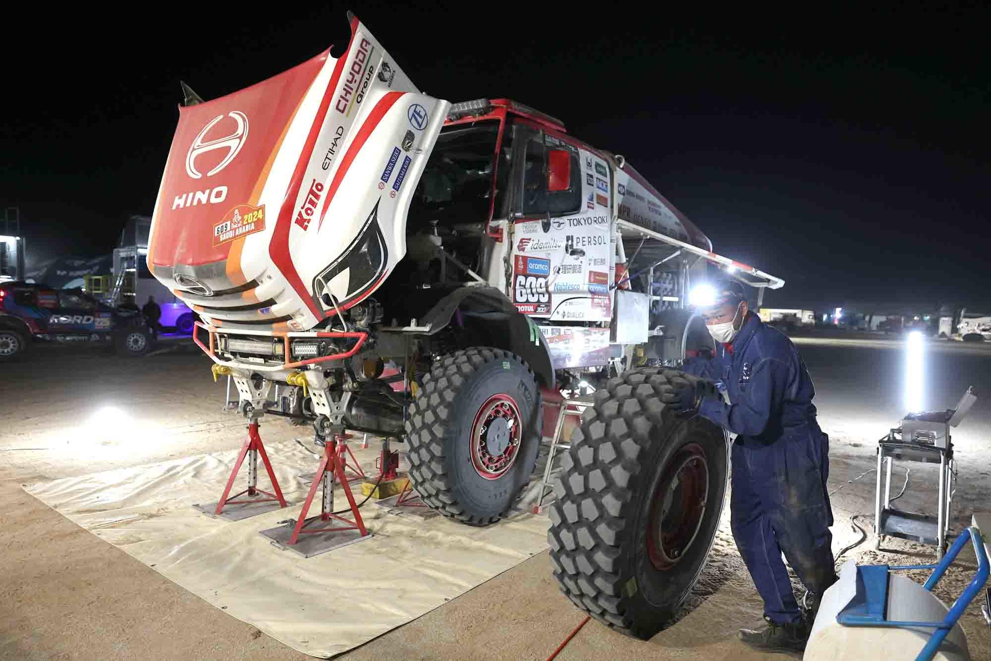 Finishes the long stage on the first day of the second half in 7th place in the trucks category.　The team's cumulative ranking is also 8th, making it into the top 10.