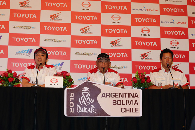 HINO TEAM SUGAWARA meets the press at a press conference organized by Argentina Toyota.