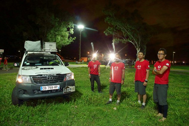 The assistance crew's advance party arrives at the bivouac in Salta past 10pm.