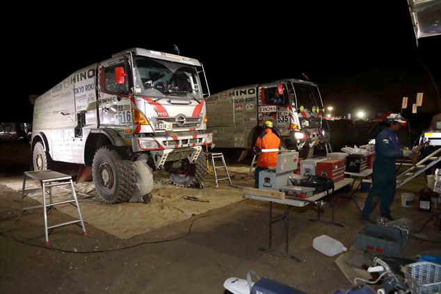 HINO500 Series trucks being serviced at Tupiza