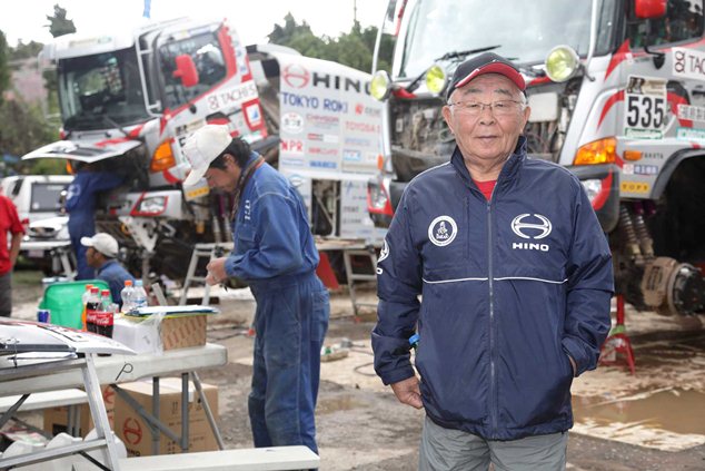 Yoshimasa Sugawara oversees the mechanics' work.