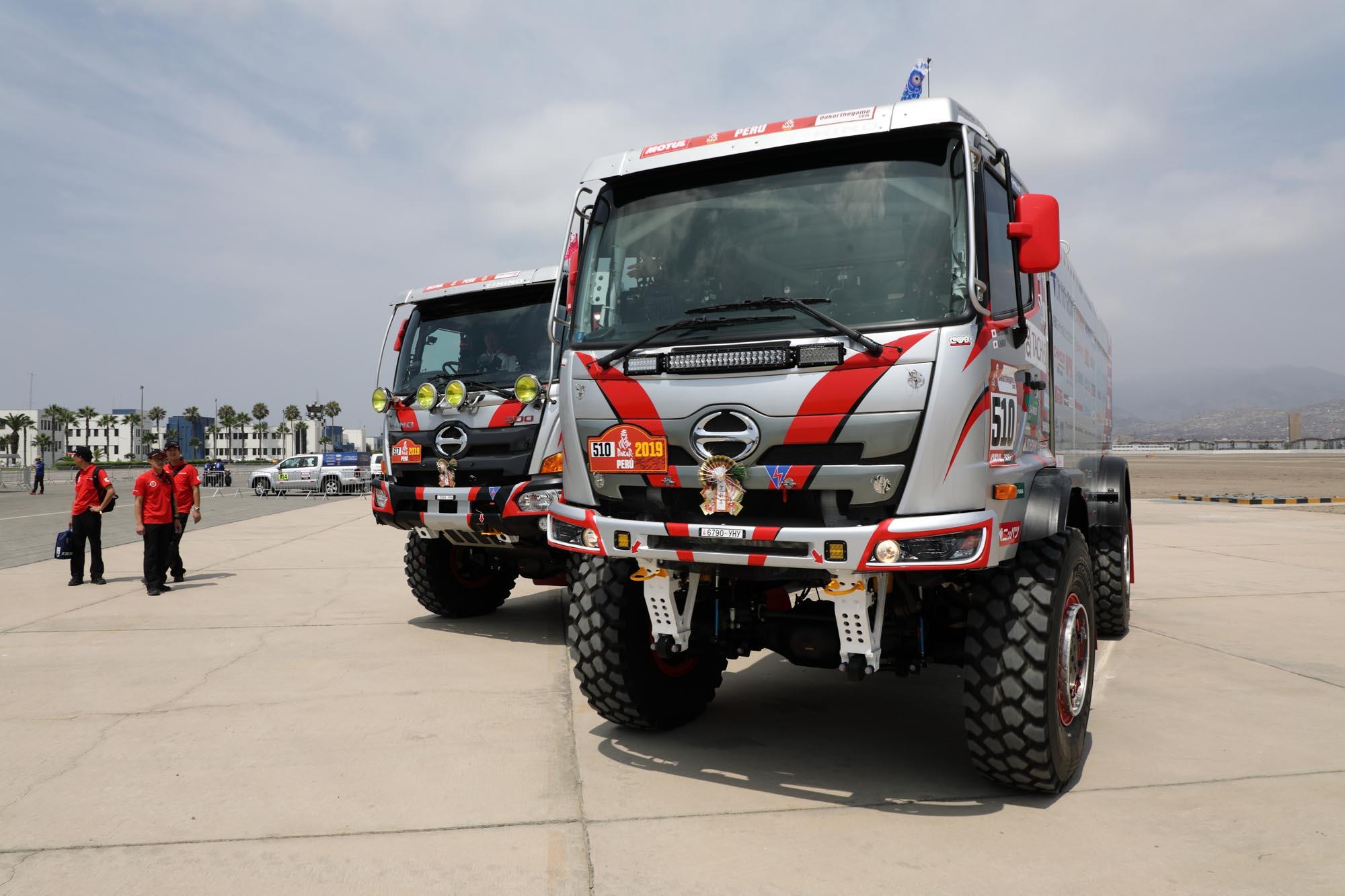 2台揃って車検会場に到着した日野レンジャー 0B5A9273.jpg