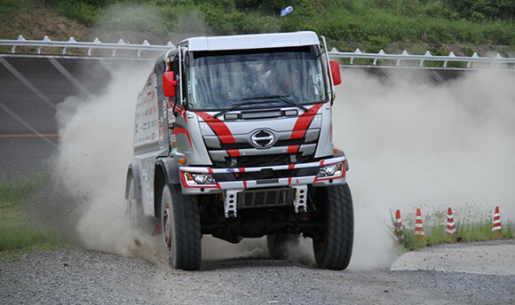 HINO500 Series Car 2 Undergoes Shakedown on Ibaraki Test Tracks!