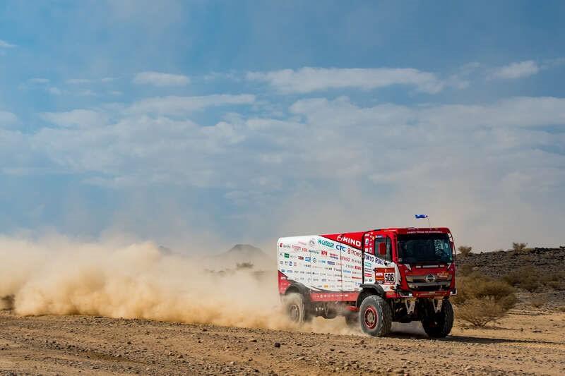 STAGE1:Dakar 2021 Competition Kicks Off.　Crew loses time due to tire punctures and navigation error.