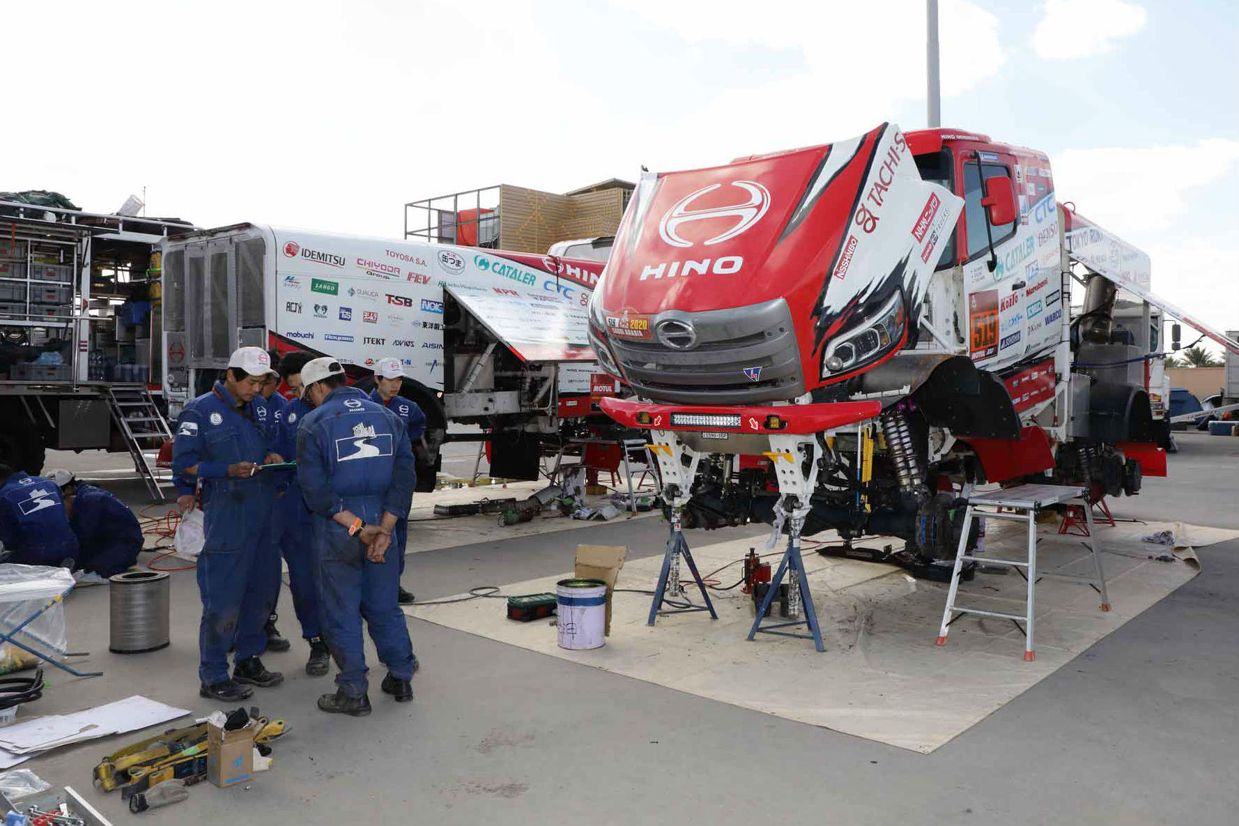 Rest day: Team completely refreshes its trucks on their rest day in Riyadh with the aim of climbing further up in rankings in the second half of the rally.