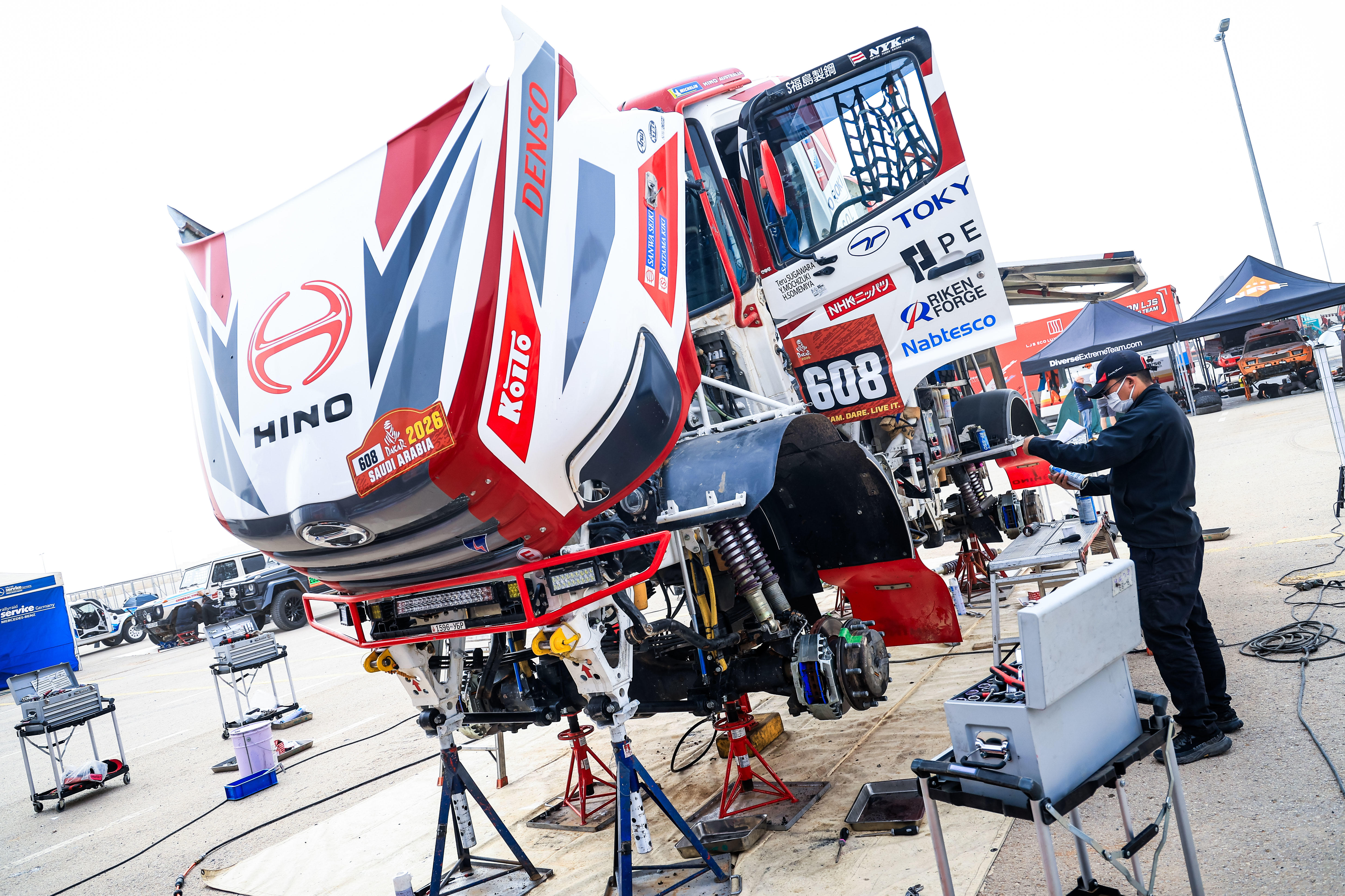 Refreshing Vehicles in Riyadh on Rest Day. Aiming for Higher Rankings in the Second Half.