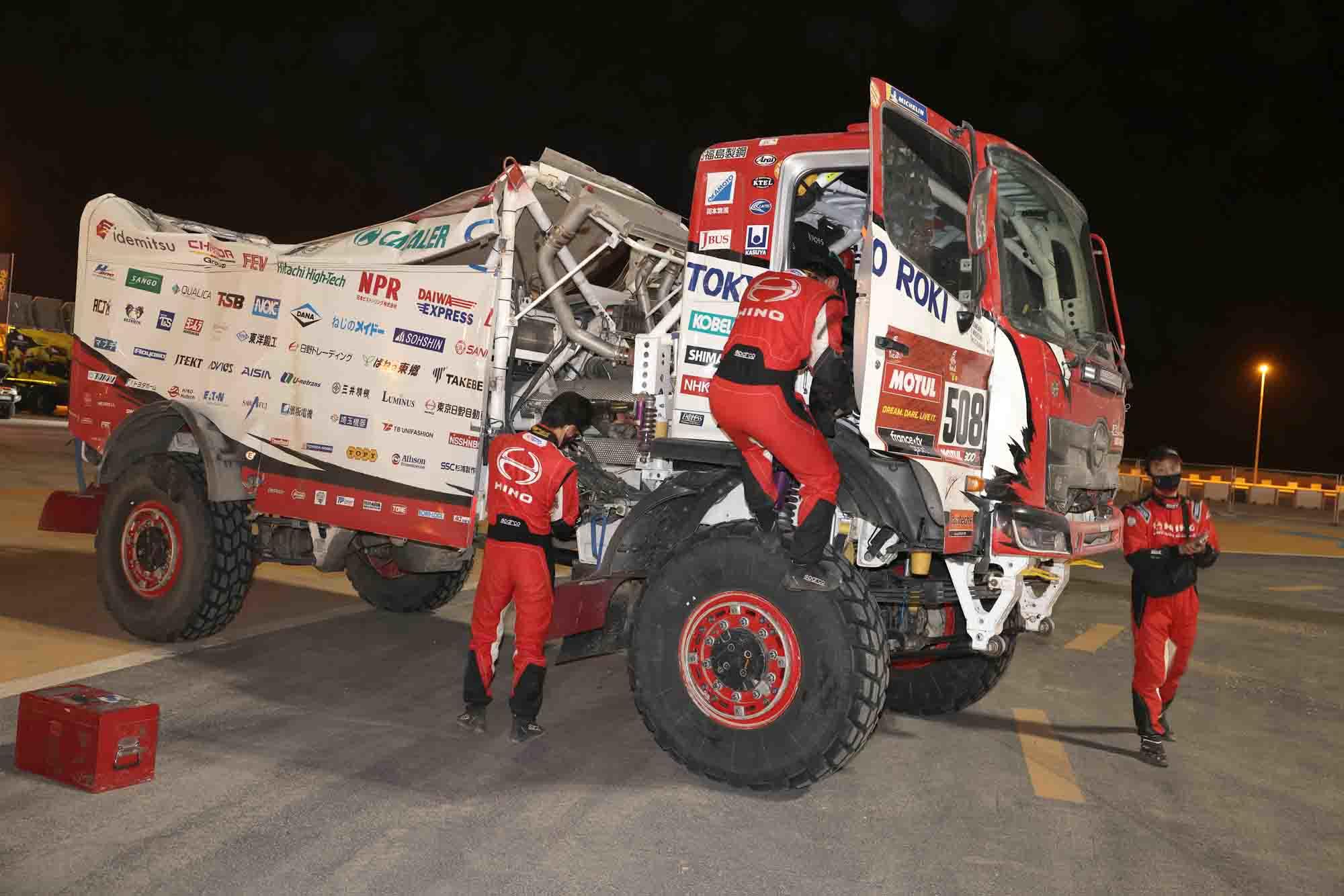 STAGE3:Unfortunate Tip-Over on a Tough Course in the Empty Quarter. All hands on deck repairing the truck to continue racing tomorrow morning.