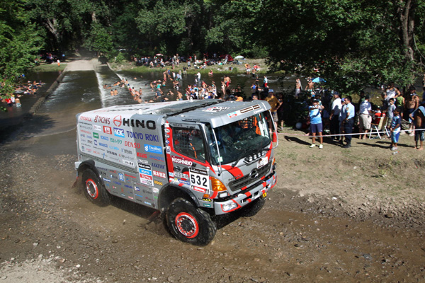 Car 1 piloted by the Yoshimasa Sugawara/Katsumi Hamura crew