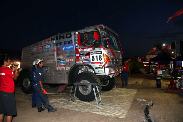 Car 2 arrives at the bivouac at around 9pm.