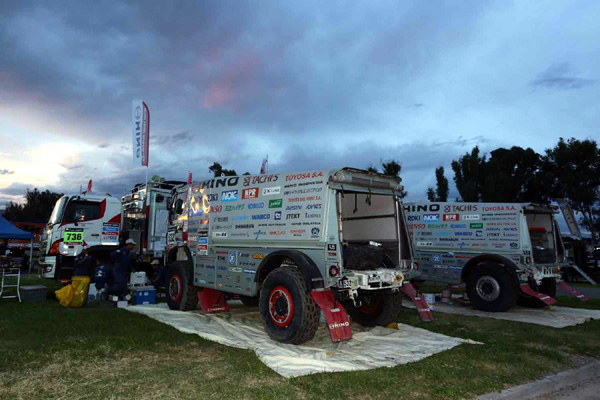 HINO500 Series trucks are serviced at the bivouac in Salta.