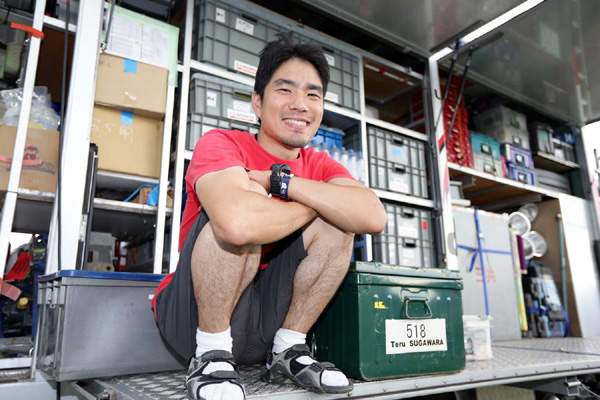 Hiroyuki Sugiura takes a breather upon arriving at Salta.