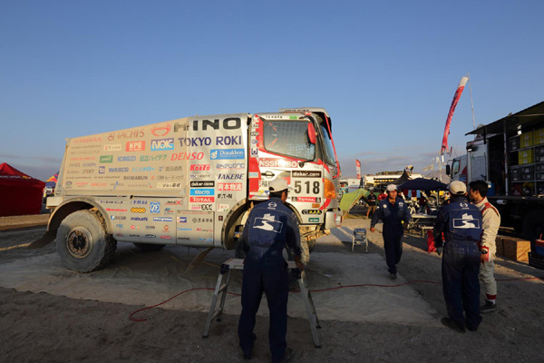 Car 2 arrived at the bivouac a little after 7:30pm.