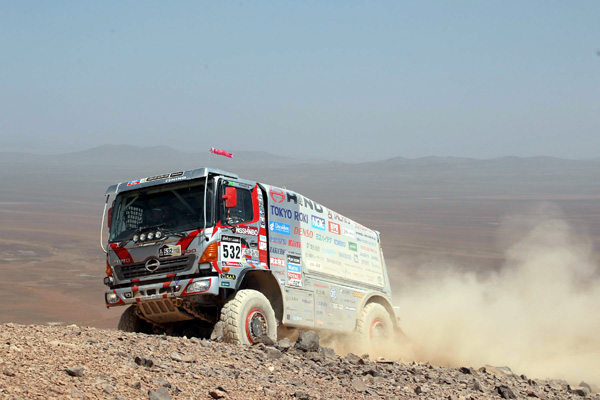 Car 1 piloted by the Yoshimasa Sugawara/Katsumi Hamura crew