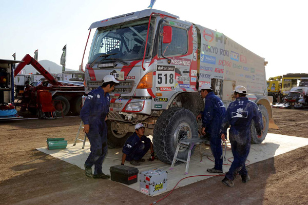 Car 2 undergoes inspections at the bivouac in El Salvador.