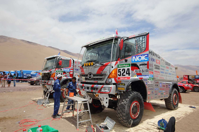 The two HINO500 Series trucks are fully refreshed.