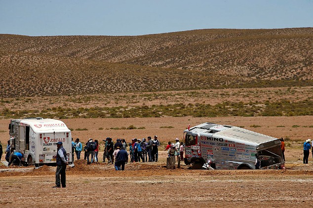 Car 1, crewed by Yoshimasa Sugawara and Mitsugu Takahashi