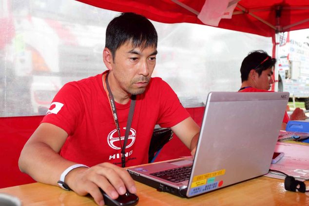 Engineer, Katsuyuki Nagoshi is seen here organizing gathered data.