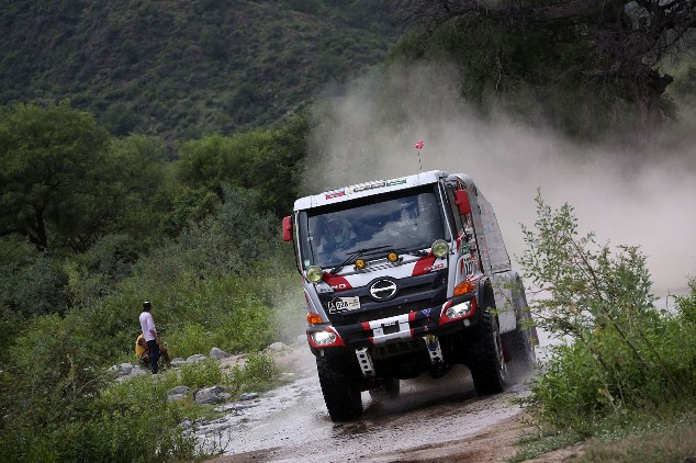 Car 1, crewed by Yoshimasa Sugawara and Mitsugu Takahashi