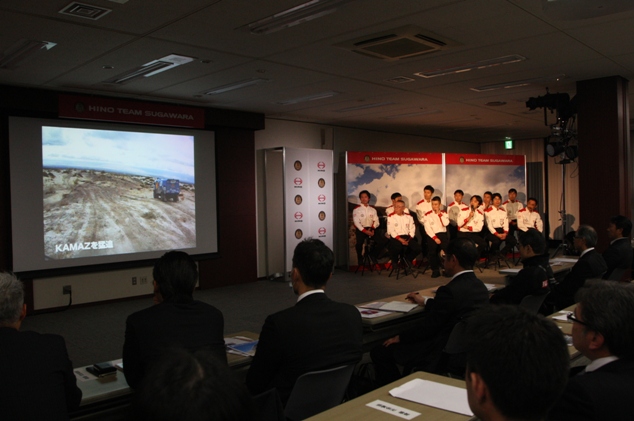 Meeting held in talk show format to create rapport with guests.