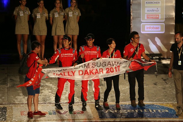 Teruhito Sugawara and Hiroyuki Sugiura on the podium.