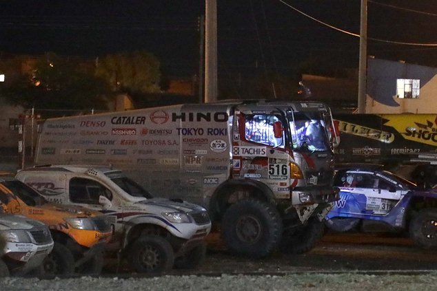 Car 2 is parked in the Parc-de-Travail at the Uyuni bivouac.