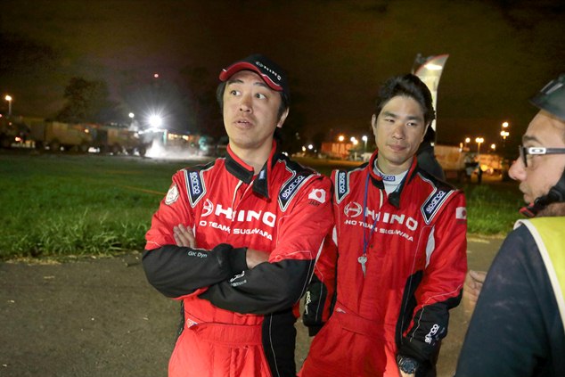 Teruhito Sugawara and Hiroyuki Sugiura negotiate for a bivouac spot upon arriving at Salta.